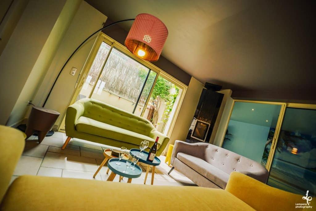 Maison Piscine Interieure Et Garage تروي المظهر الخارجي الصورة