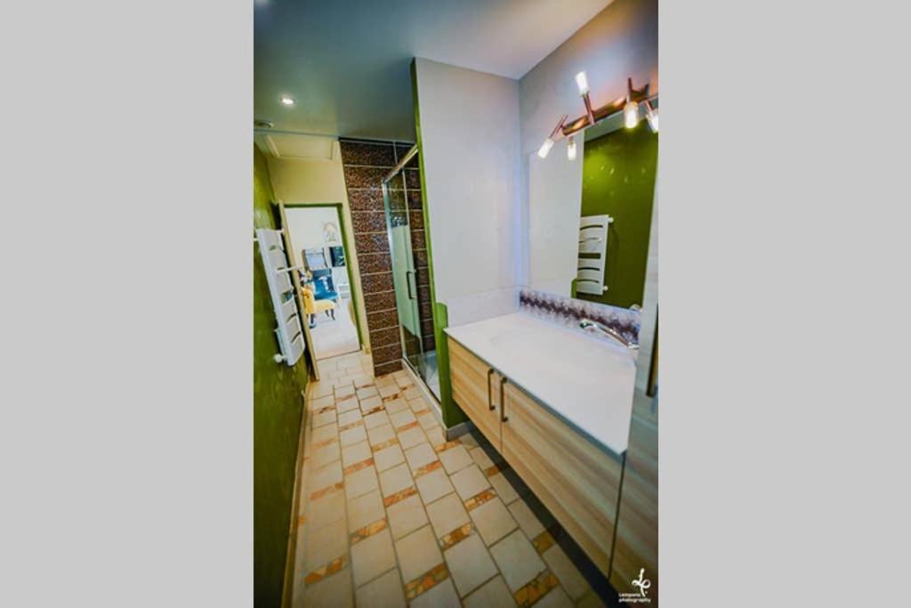 Maison Piscine Interieure Et Garage تروي المظهر الخارجي الصورة